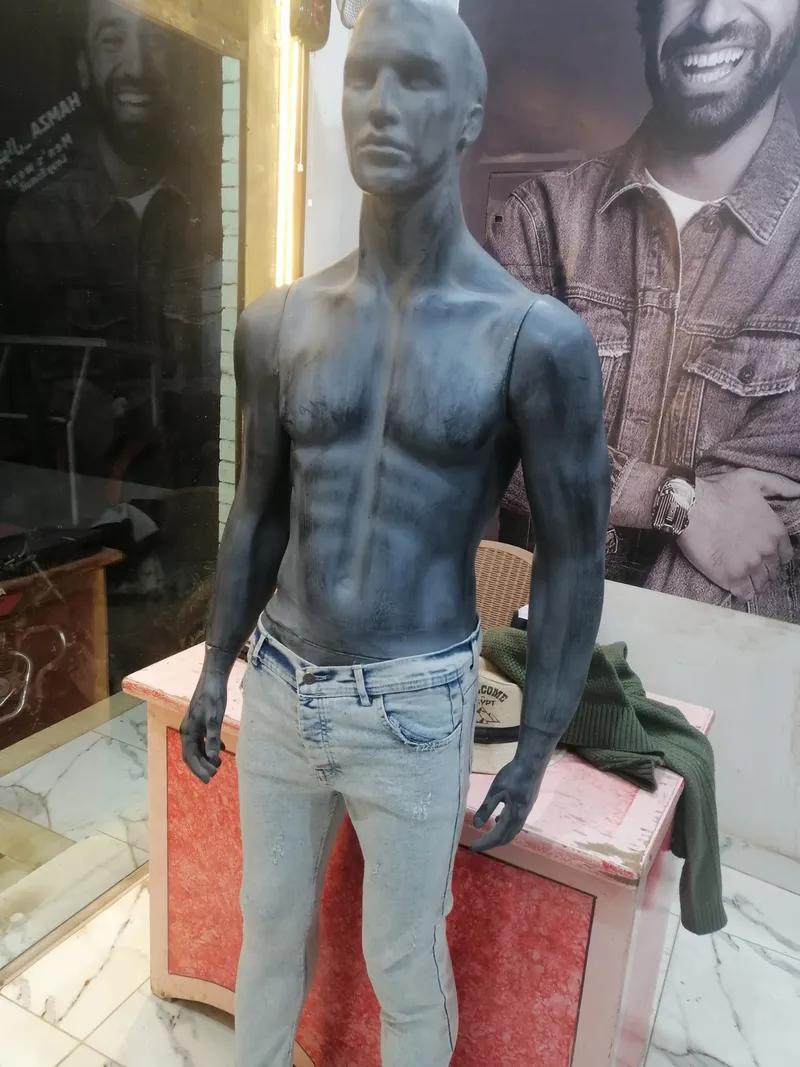 تجهيزات محل ملابس