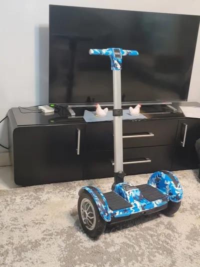 Hoverboard باللون الازرق الجميل والاسود وبالريموت بتاعه في مدينة أسيوط, أسيوط - 4,500 EGP