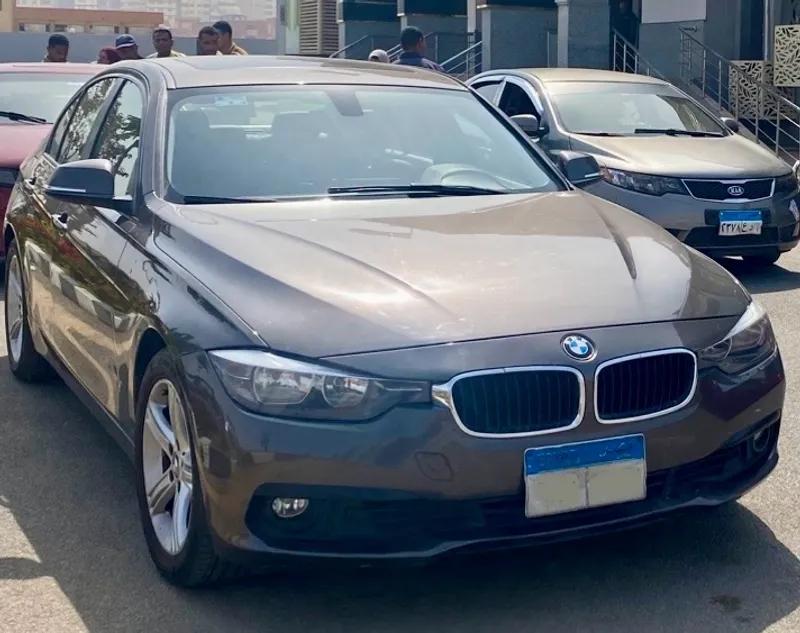 معروضة للبيع سيارة Bmw 320