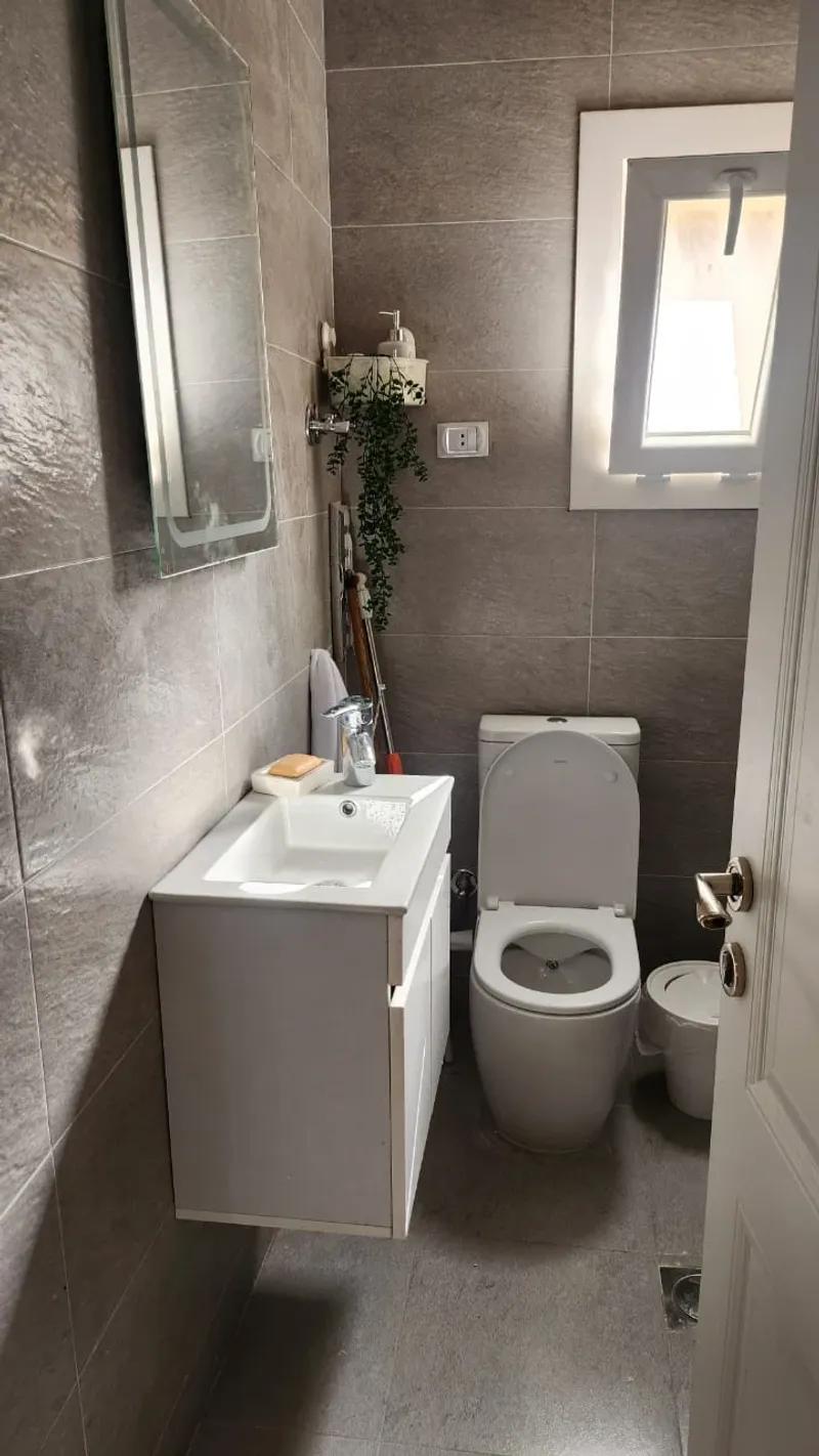 شقه في الشروق ٢ علي طريق السويس بجوار open air مادينتي