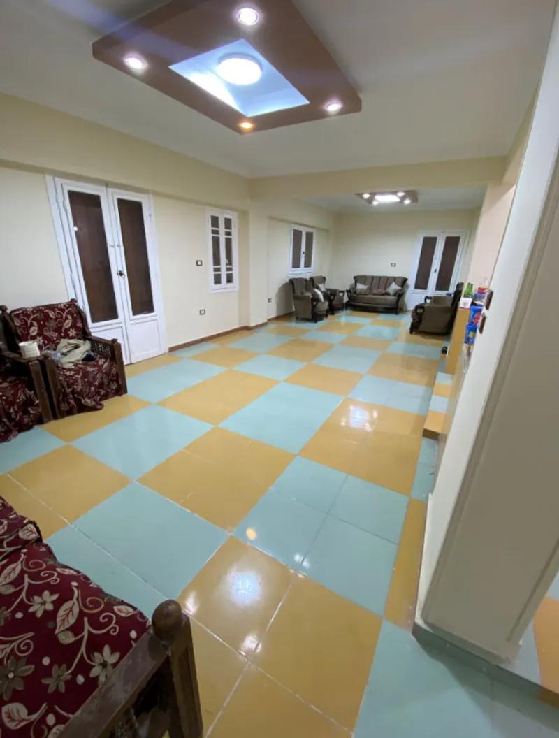 شقه للبيع في فيصل في شارع الطالبيه الرئيسي - بالقرب من ميدان الساعه