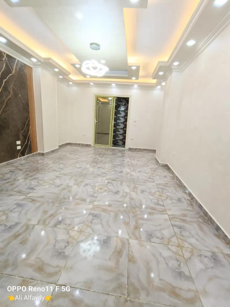 شقه ارضي بحديقه من المالك 110م غرفتين واتنيت حمام وريسيبشن كبير