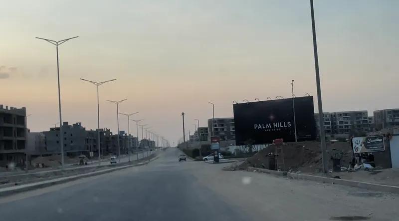 أرض علي الرئيسي أمام بالم هيلز مباشرة بالأوركيد بيت الرطن