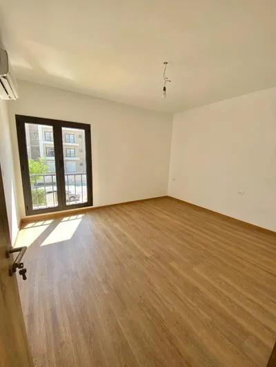 شقة للبيع في فيفث سكوير