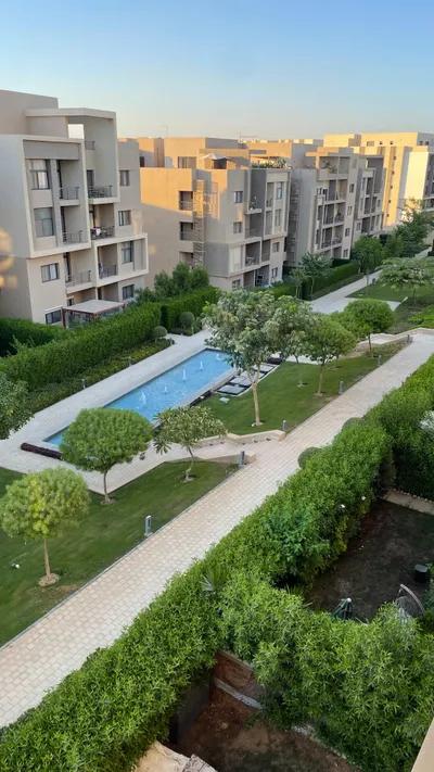 شقة للبيع في فيفث سكوير