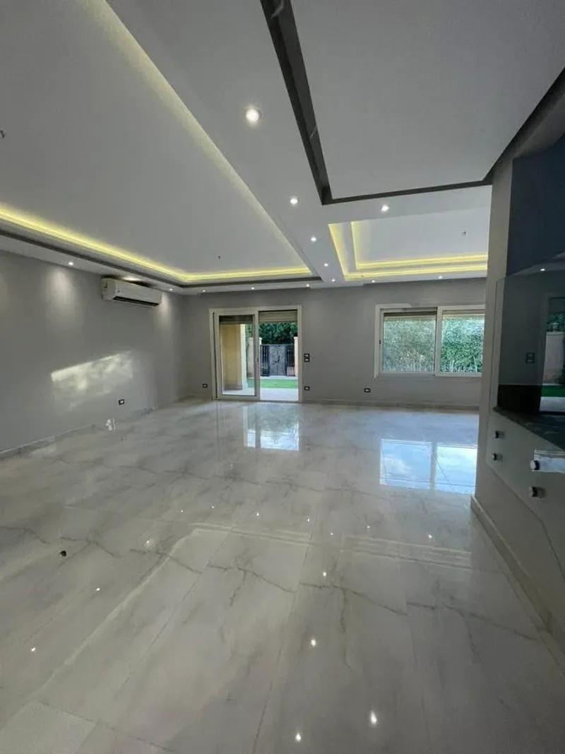 شقة ٣ غرف ڤيو حمام سباحة 📍