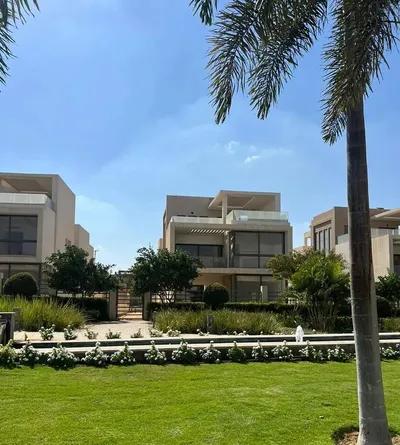 فیلا للبيع في فيفث سكوير