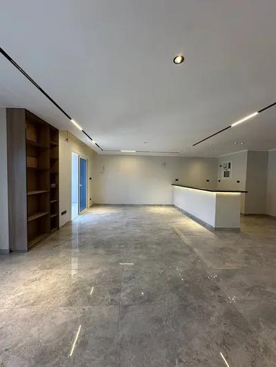 شقة للبيع في امورادا