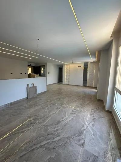 شقة للبيع في كمبوندات أخرى