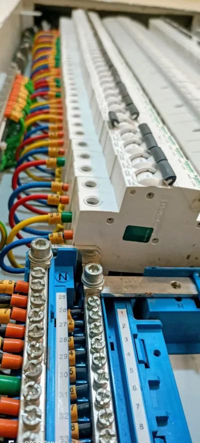 كهربائي عام في حلوان, القاهرة - 200 EGP