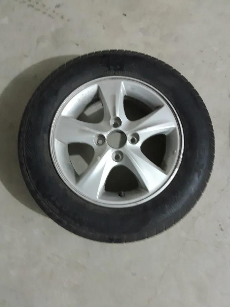 فردة جنط واحدة بالكاوتش اكسنت2010rb