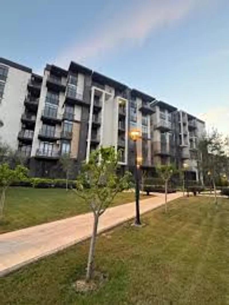 متاح للبيع شقة ٩٥م في مدينتي b8 افضل اماكن في مدينتي