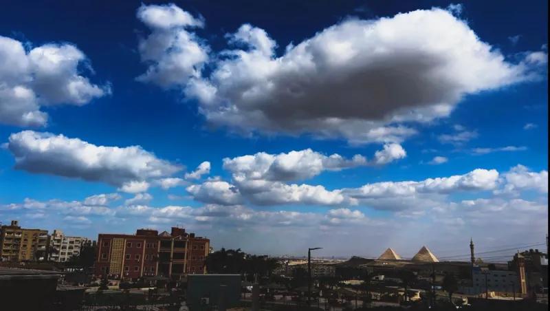 شقة لقطة في موقع استثماري حدائق الاهرام