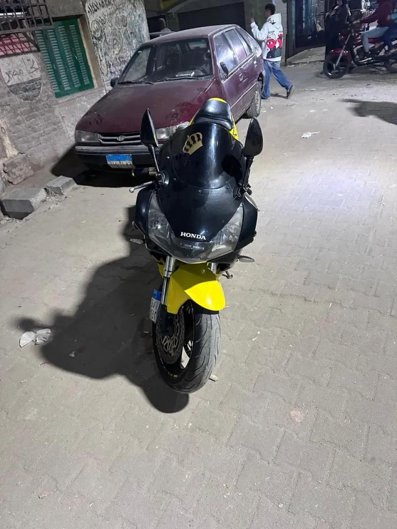 954 للبيع موديل 2003 رخصة 3سنين مرور الاميرية