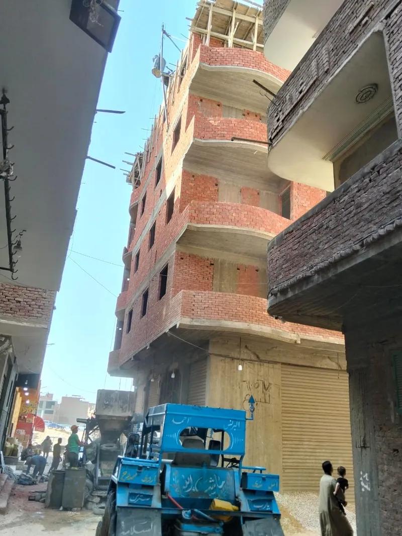 للبيع شقق سكنية ومحلات تجارية بموقع متميز جدا بالمرج