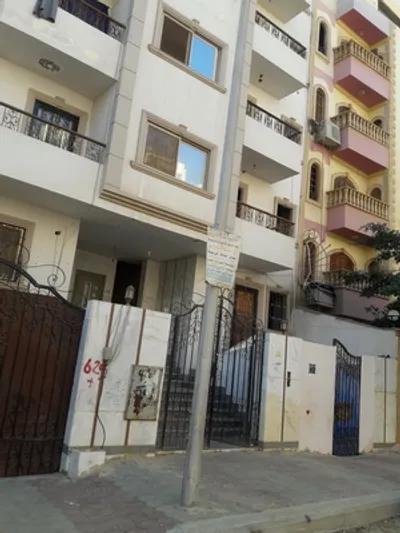 شقة للبيع في الحي الثالث