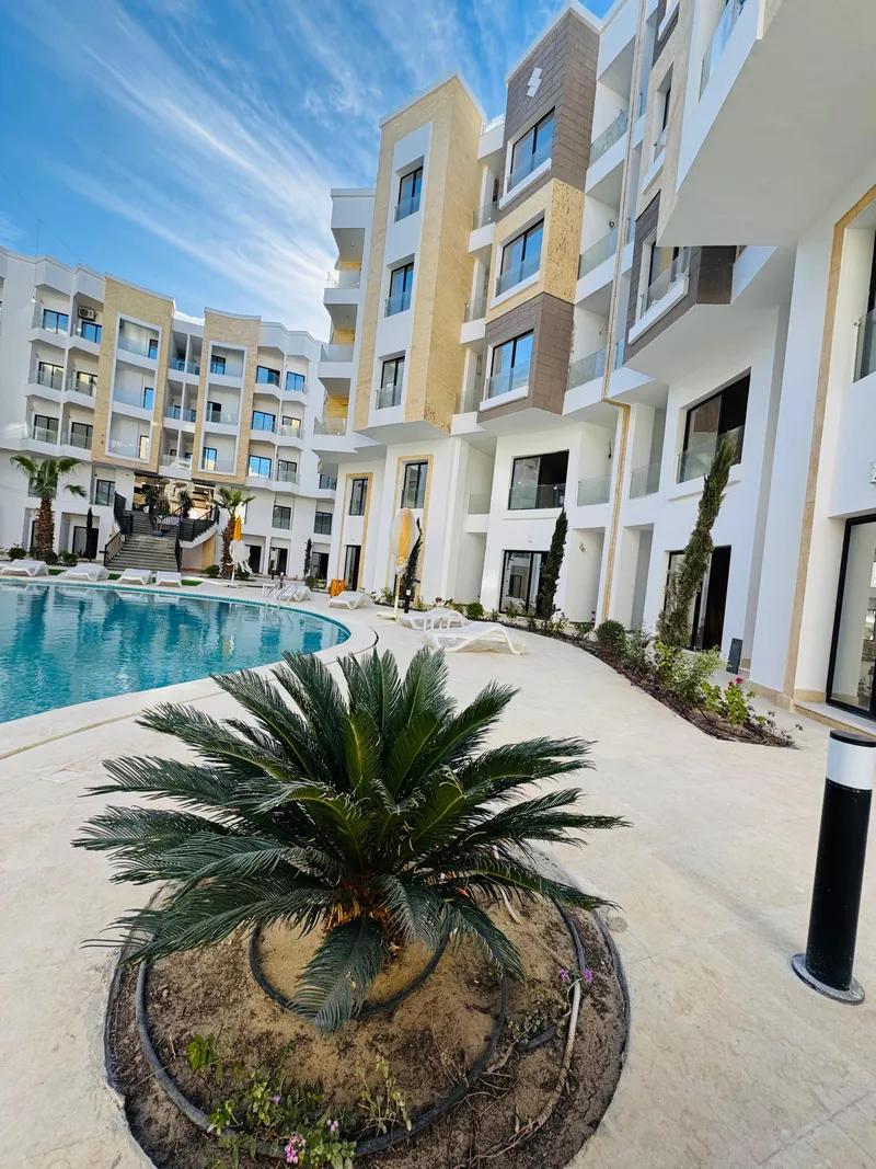 شقه فيو حمام سباحه مساحتها 67 متر مربع استلام فوري