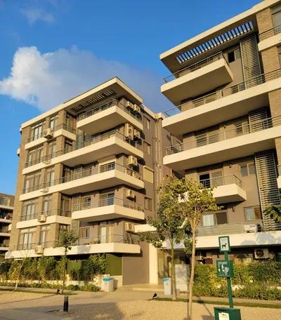 شقة للبيع في تاج سيتي