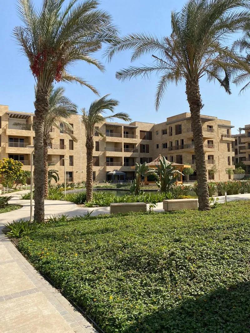 شقة للبيع في تاج سيتي أمام مطار القاهرة مباشرة بسعر لقطة