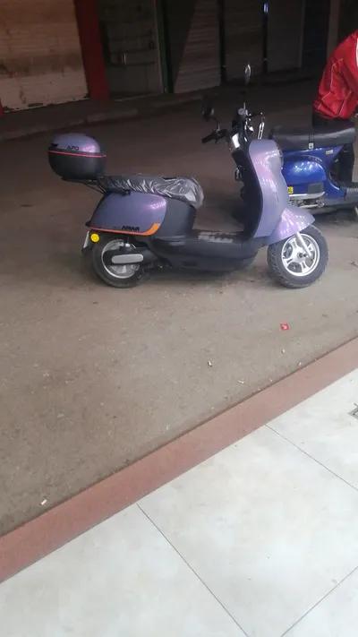 دراجات نارية سكوتر كهربائي 2024