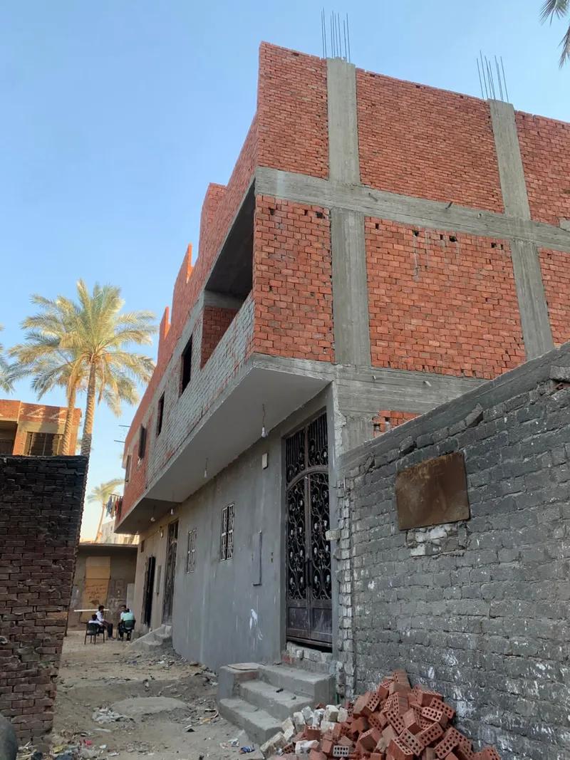 بيت من النوادر