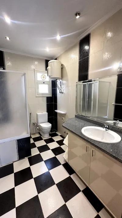 متاح للايجار فيلا في حي القصور الشيخ زايد