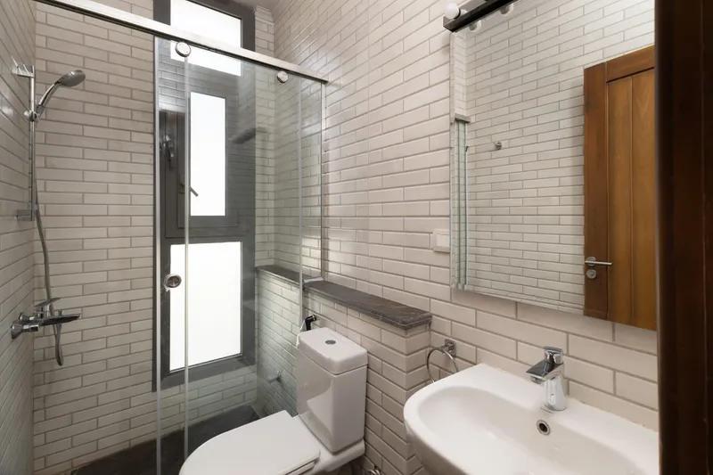 فيلا بمسبح في الشيخ زايد