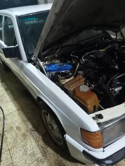 مرسيدس بنز أخرى 1984