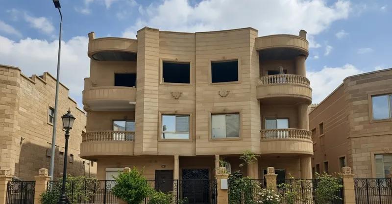 شقه في جنوب الاكاديميه ١٨٠م بجاردن متشطبه