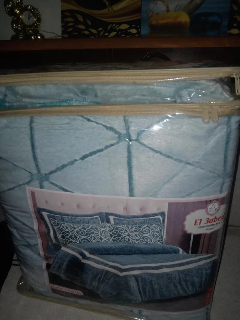 لحاف سرير ٨ قطع + طقم فوط هدية