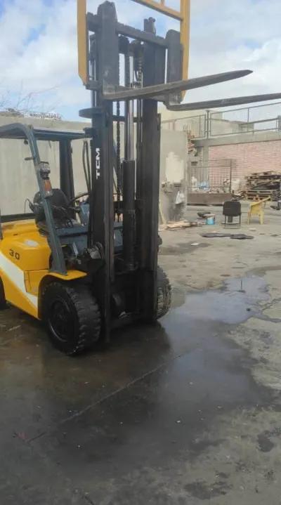 3 كلاركات للبيع