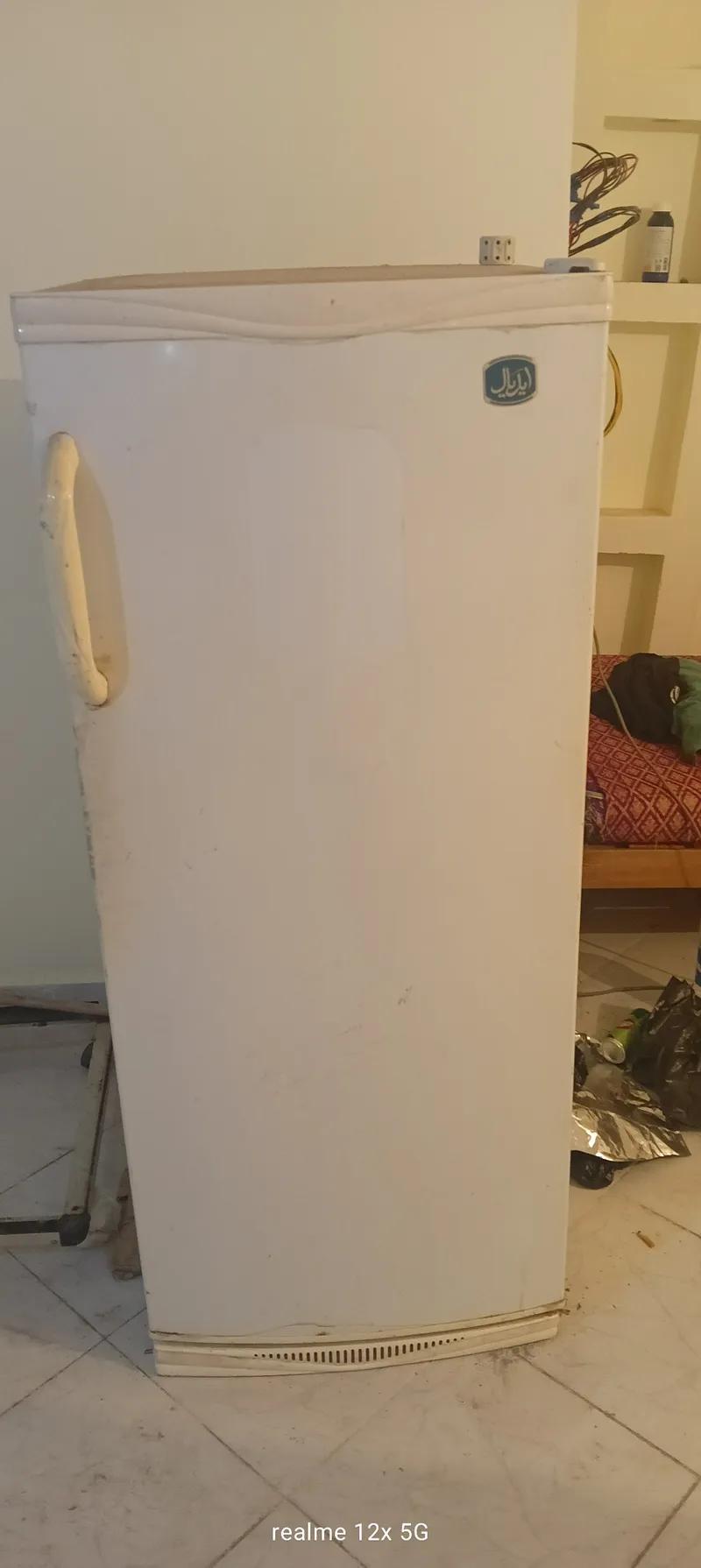 تلاجه ايديال زانوسي 9قدم