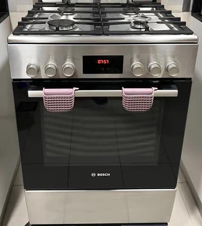 بوتاجاز بوش ٤شعله غاز والفرن كهرباه مستورد من الإمارات في زهراء المعادى, القاهرة - 23,000 EGP