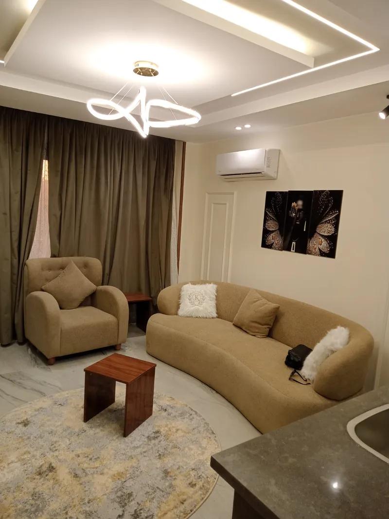 شقة للتميز للايجار اليومي والشهري المهندسين موقع متميز جدا