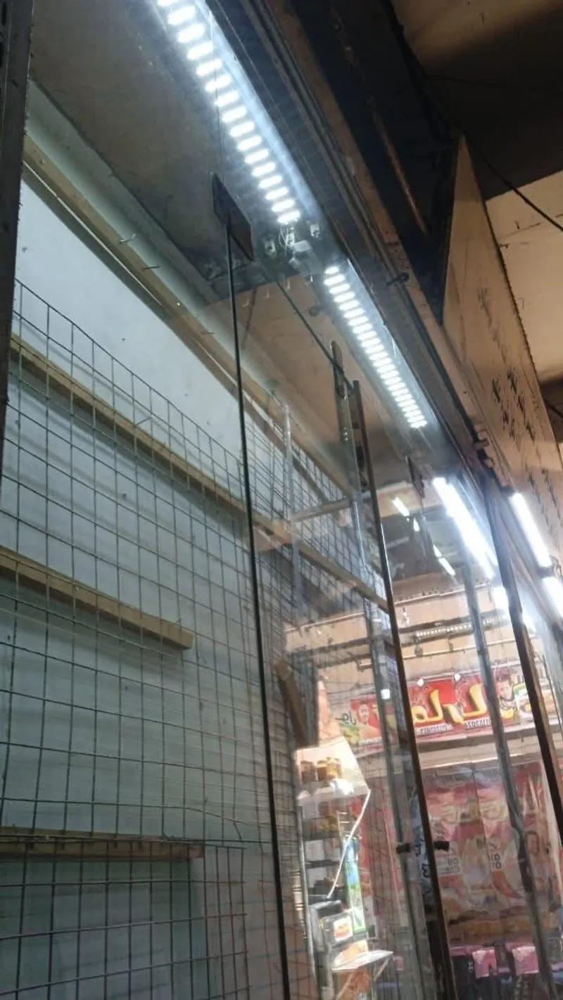 فاترينا للأيجار بشارع المعز لدين الله الفاطمي .