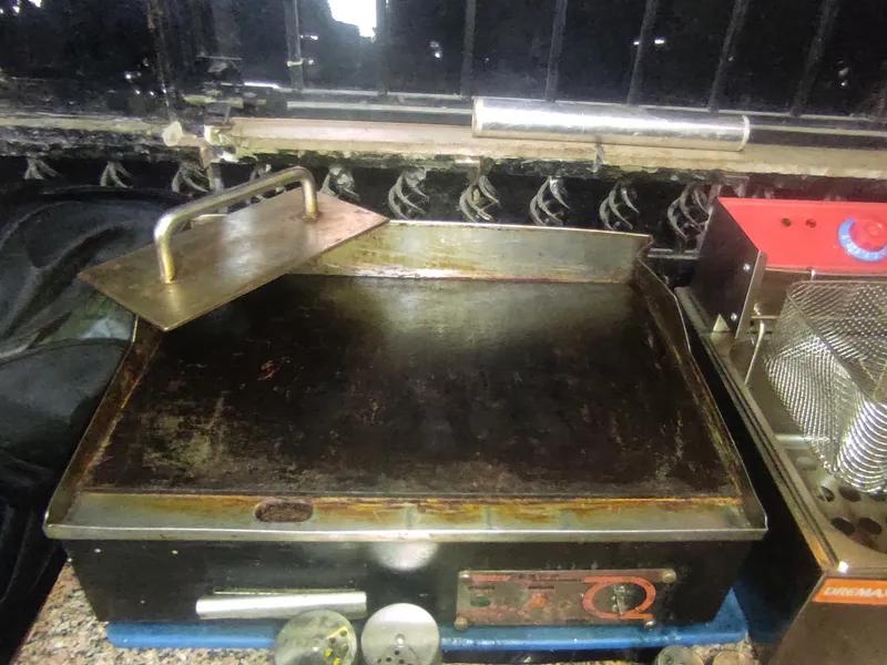 معدات مطعم سوري