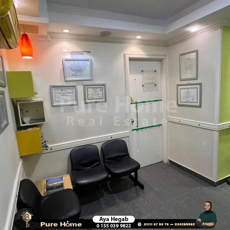 مقر اداري للبيع في بولكلي - شارع ابو قير مباشرة