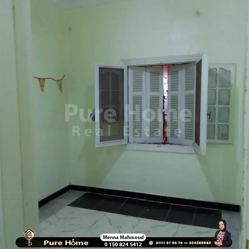 شقة للبيع في محرم بك و متفرع من شارع منشا