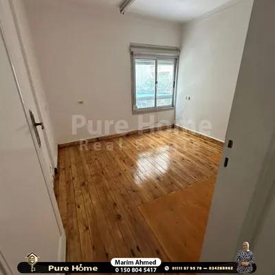 شقة للبيع في سموحة