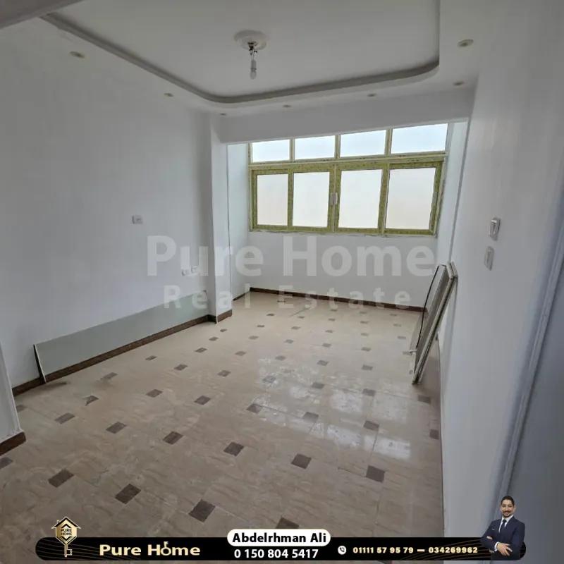 شقة للبيع - سيدي بشر - خطوات من الترام