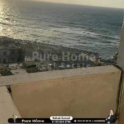 شقة للايجار - سيدي جابر - خطوات من البحر