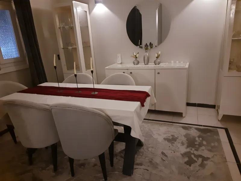 تربيزه سفره و ٦ كراسي فقط للبيع عموله