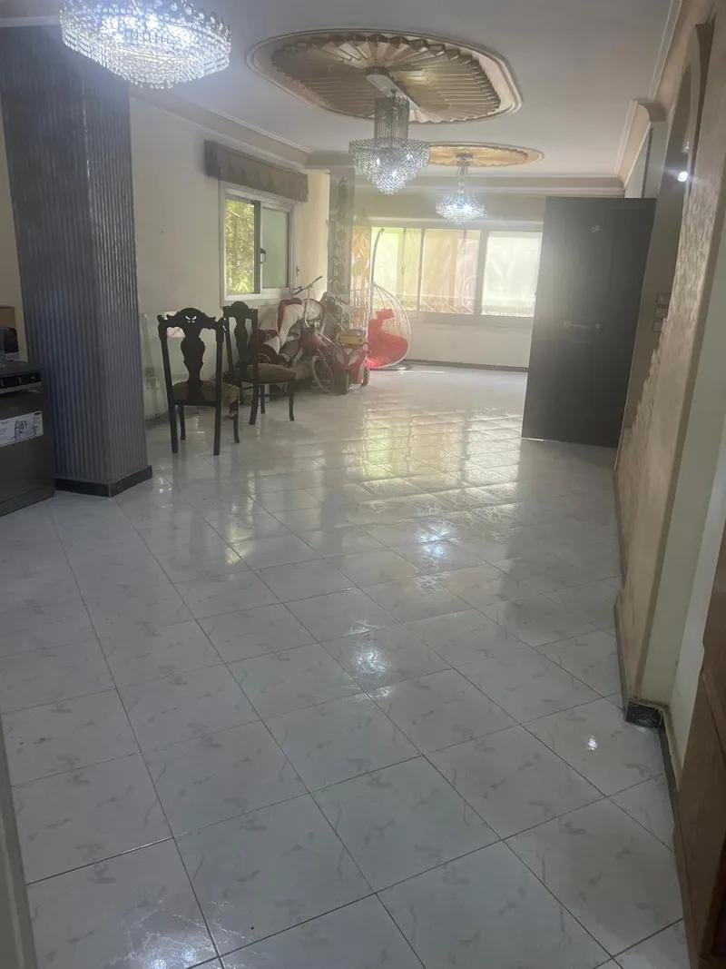 شقة للبيع ٢٠٠م بموقع مميز بمدينة نصر تصلح جميع الأغراض