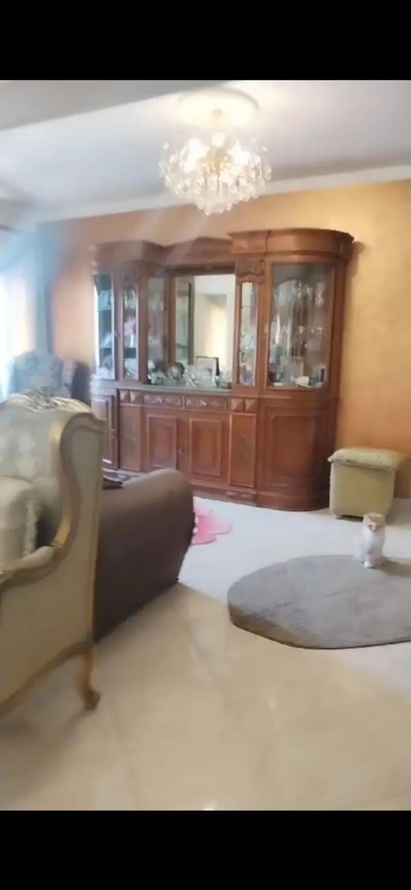 فرصه شقه بموقع مميز بمدينه نصر بشارع رائيسي