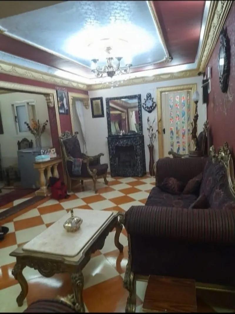 شقة في البيطاش الربع الأول قريبة للرئيسي 140متر ثلاث غرف واتنين حمام