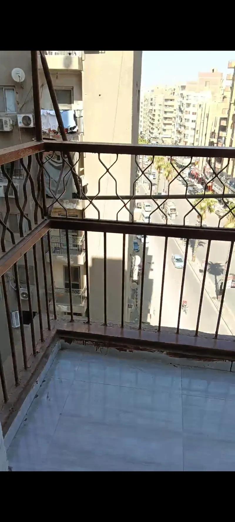 شقة للبيع شارع فيصل الرئيسى