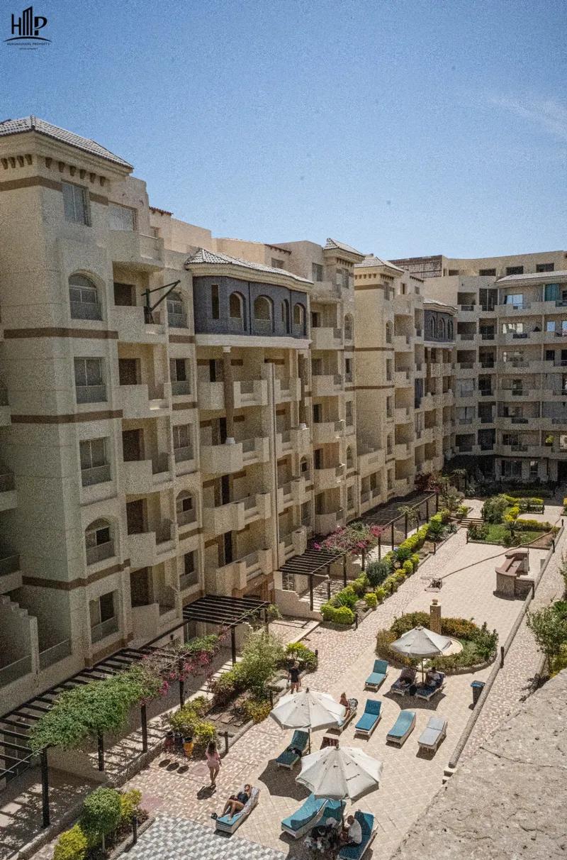 شقة 108م² أوضتين وصالة بإطلالة جانبية على البحر فلورينزا