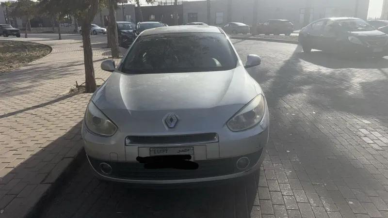 للبيع سيارةرينو فلوانس