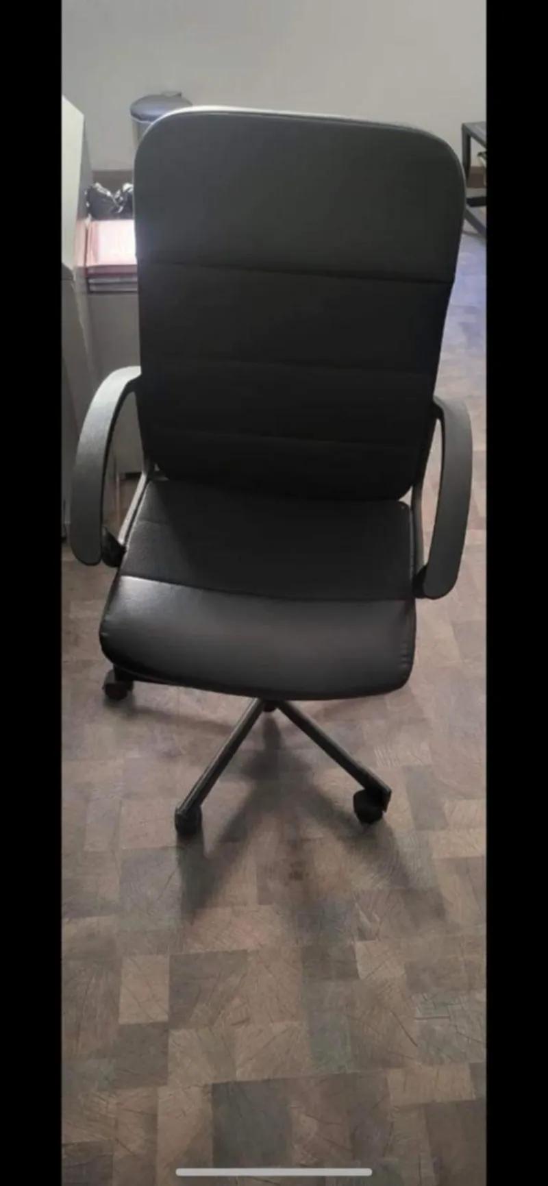 اثاث شركة بالكامل للبيع بحاله من و سعر مغري