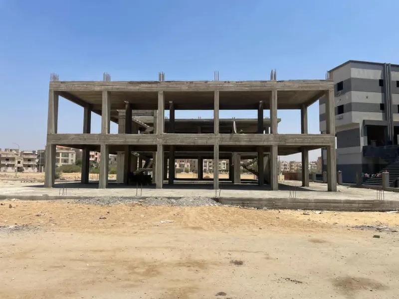 محل فى مول فى العبور الحي السادس